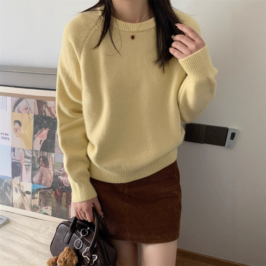 Korean Autumn and Winter New Pure Color Round Neck Knitwear Jacket Lazy Style Top Loose Slimming Look Pullover Women's Knitwear