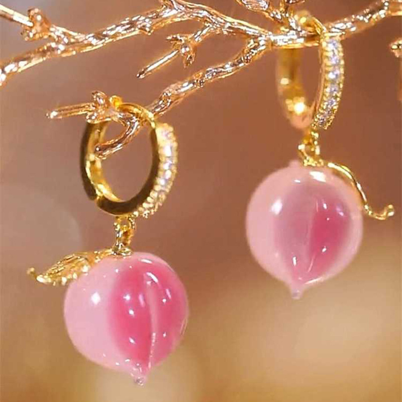 Pendientes de perlas asimétricas con cuernos de diamantes súper parpadeantes de plata Pendientes de nicho de viento frío femenino Pendientes de lujo ligero de alta calidad
