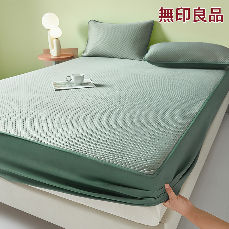 2025 nueva ropa de cama de una sola pieza 2025 nueva funda protectora de colchón de seda de hielo juego de tres piezas de funda de cama fresca de verano