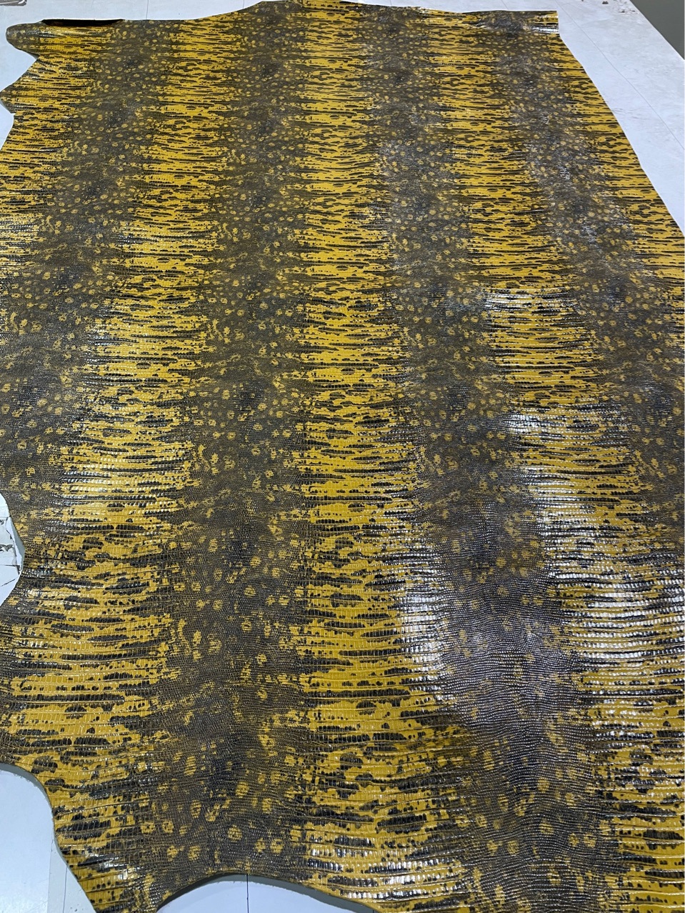 DIY進口頭層牛皮压花 蜥蜴纹真皮皮料箱包鞋子皮带腰带手帐手机壳