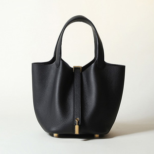 �ֹ�Ϟ���M��TC�^��ţƤˮͰ����ƤŮʿ������˻@�Ӱ��r���ִ�