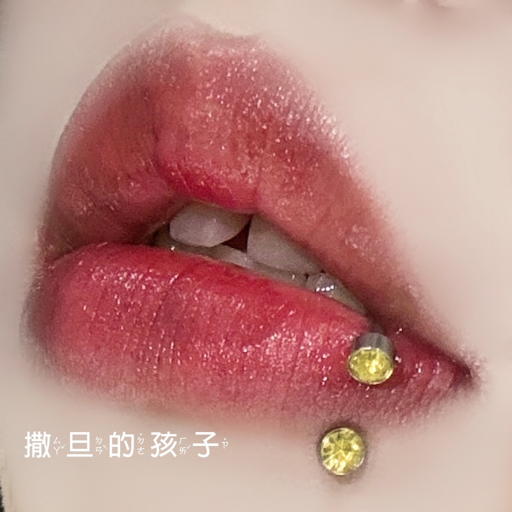 Pointed titanium steel lip stud product view
