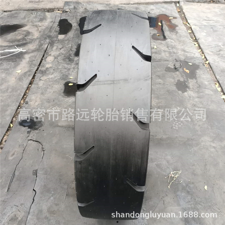 供应矿井机械轮胎9.75-18、L-3S光面花纹轮胎10.00-20