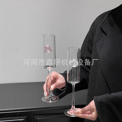 オリジナルデザイナーの高足カップins高颜値蝶杯蝶山茶シャンパン杯カクテルカップ