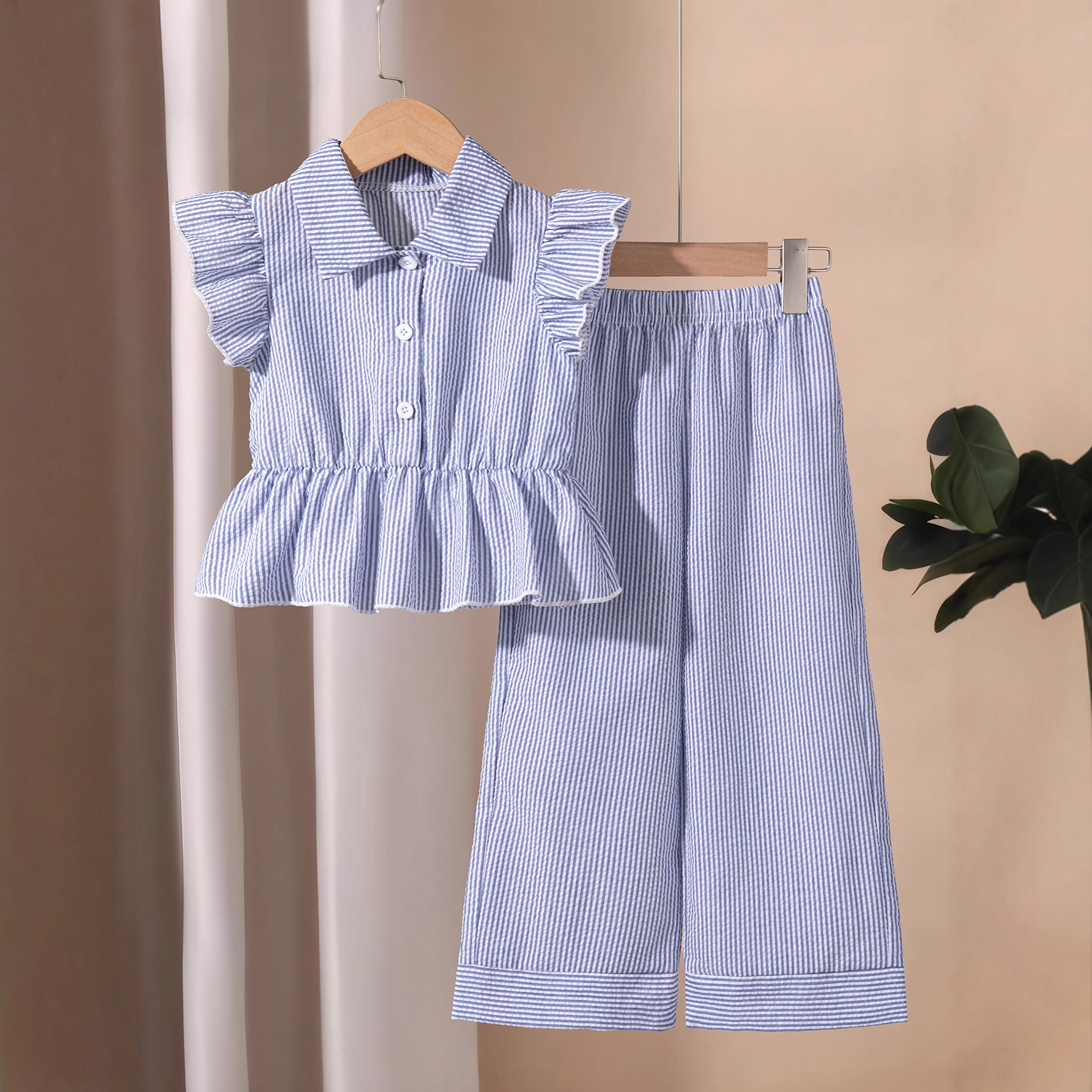 Girls' New Summer Style Simple Small Flying Sleeves Bow Decorated Back Water Drop Striped Shirt Casual Straight Short