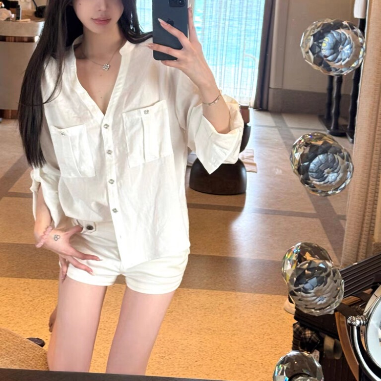 Titi Lady's White Pigeon Vintage-Style White Shirt for Women, Spring Linen-Like, Breathable, Casual, Loose-Fitting, Sun-Protective Top