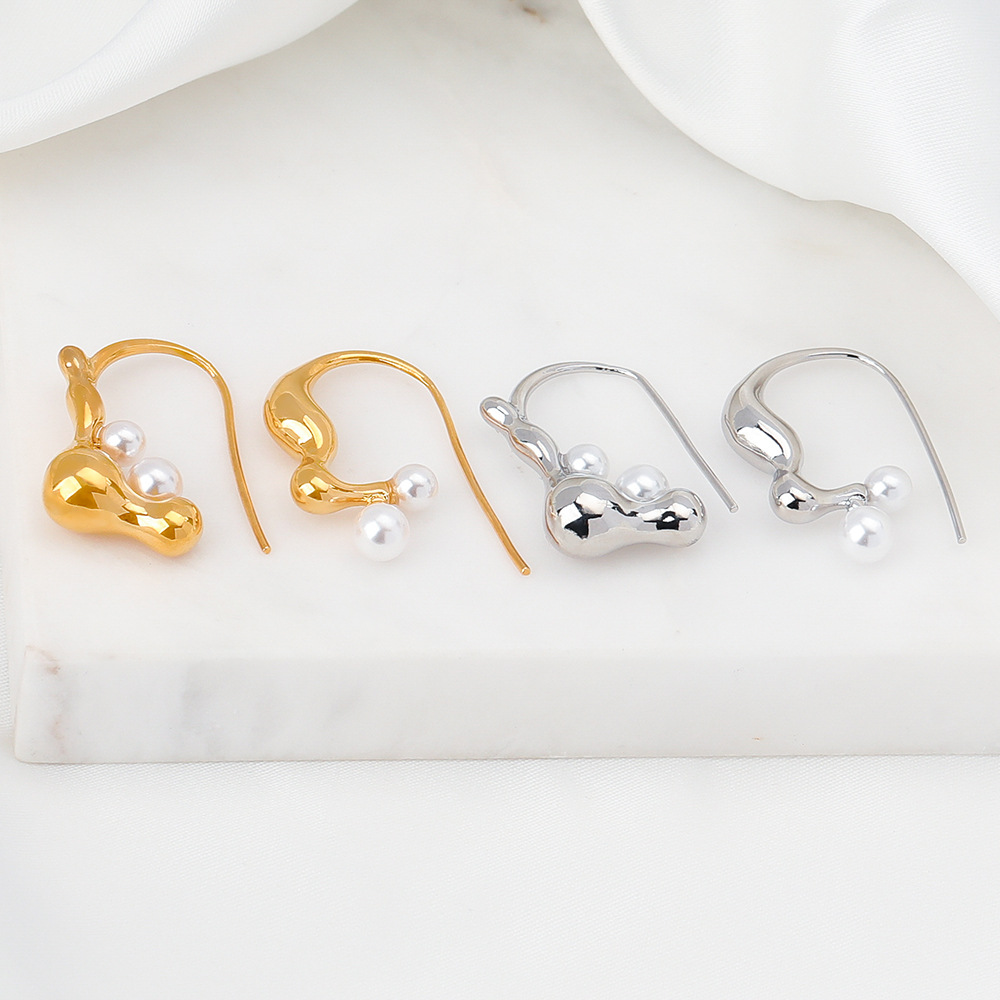 Retro elegant earrings from pearl