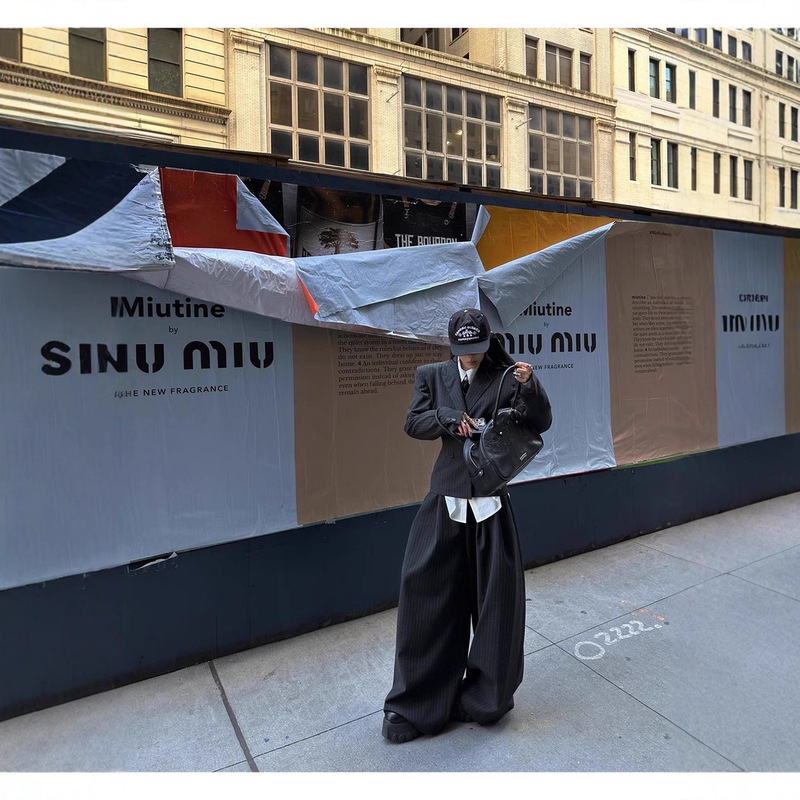 Black Lapel Collar Right Shoulder Suit Jacket for Women Slim Fit Petite Suit