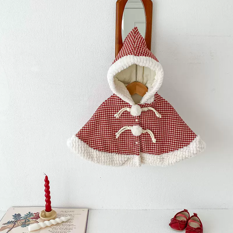 点兮冬季新款婴幼儿加绒加厚呢子毛球斗篷女宝百搭格子巫师帽披风