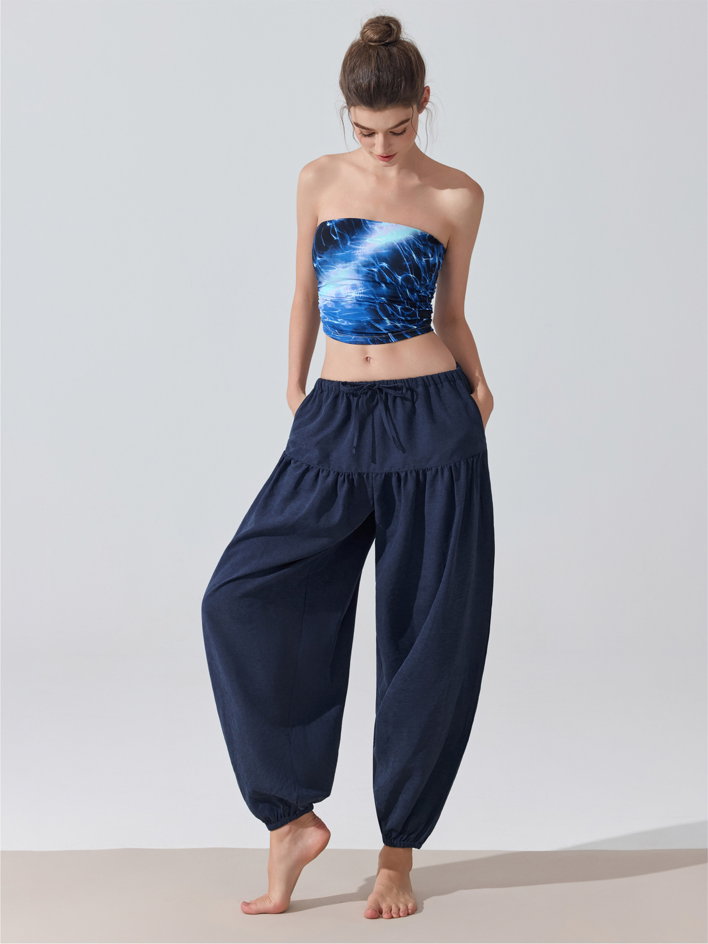 Europa y Estados Unidos transfronterizos lámpara pantalones de ropa de moda casual cintura elástica pulgada elástica pie abrazadera deportivo fitness pantalones de yoga image 4