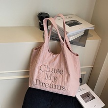 �nϵ㼑��L2025���¿���ĸ������Ů������̽�Ҹ�´������ٴ�Ů��
