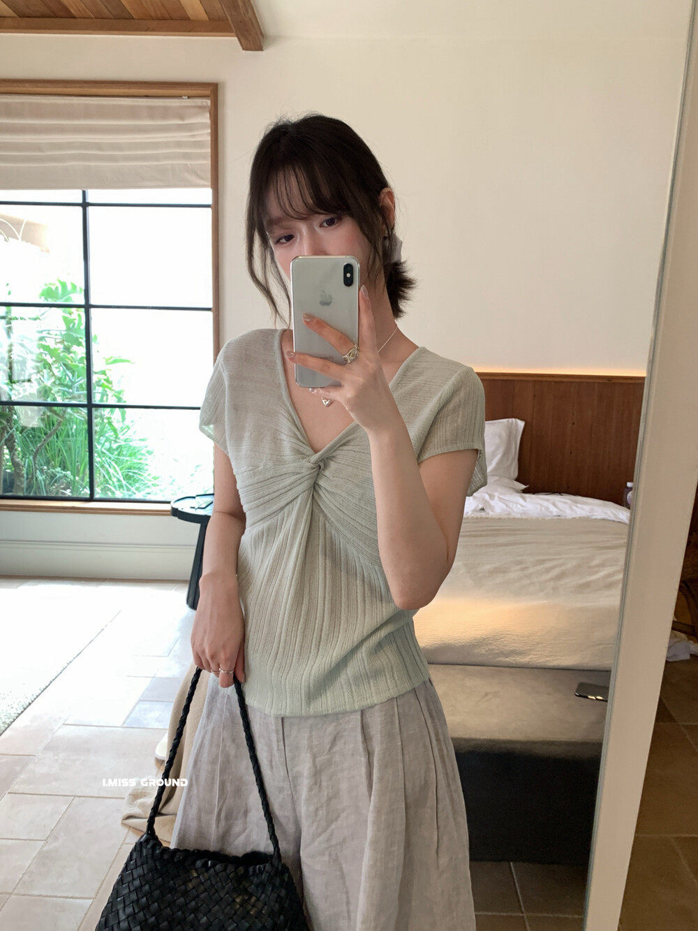 Áo thun nữ tay ngắn cổ V xoắn nút phong cách Pháp, chất liệu linen mềm mại — xanh đậm, Xanh nước biển, hồng nhạt, bạc hà xanh chi tiết 6