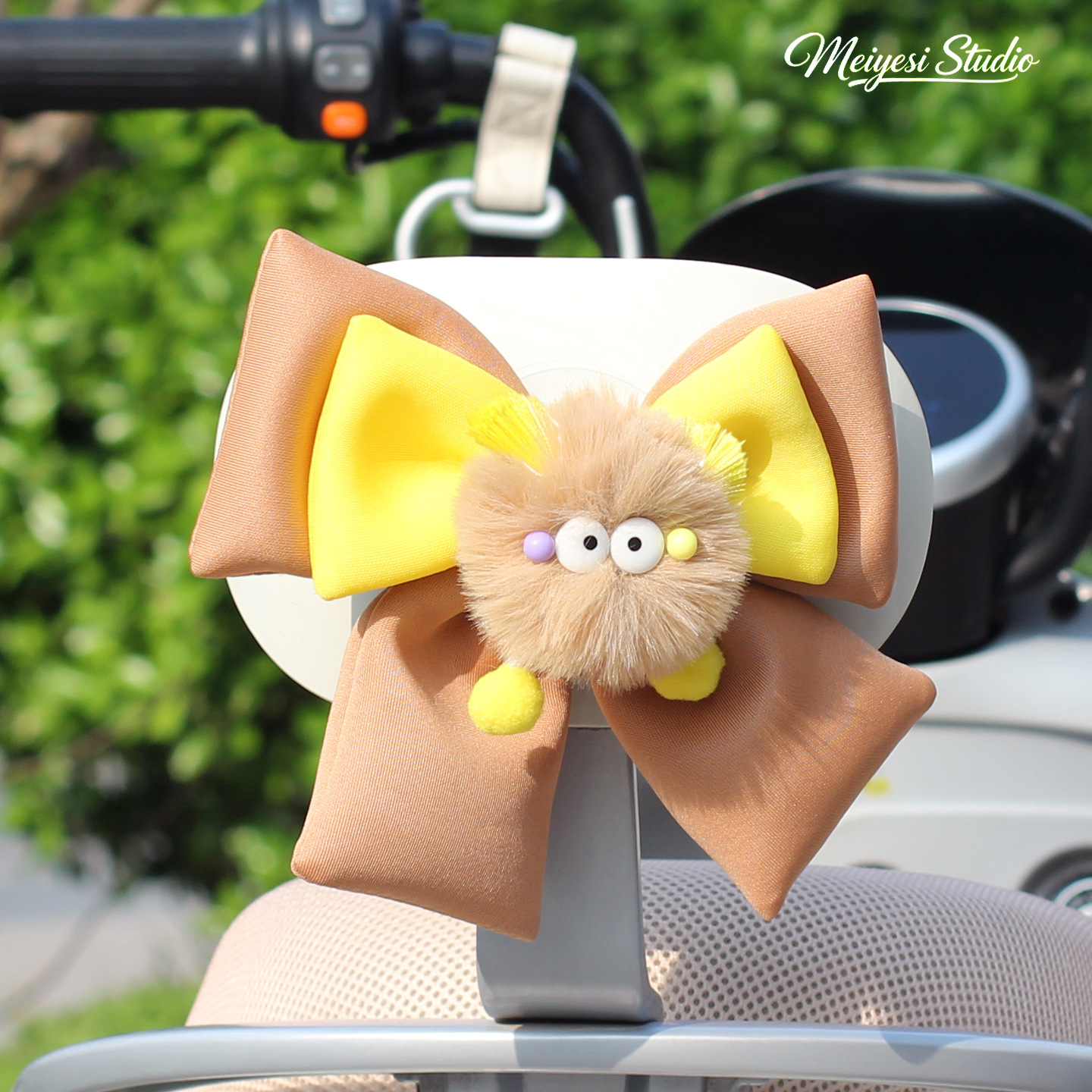 Auto eléctrico motorcicleta cabeza asiento trasero decoración arco lindo trenza monstruo coche eléctrico adornos asiento trasero pegatinas traseras