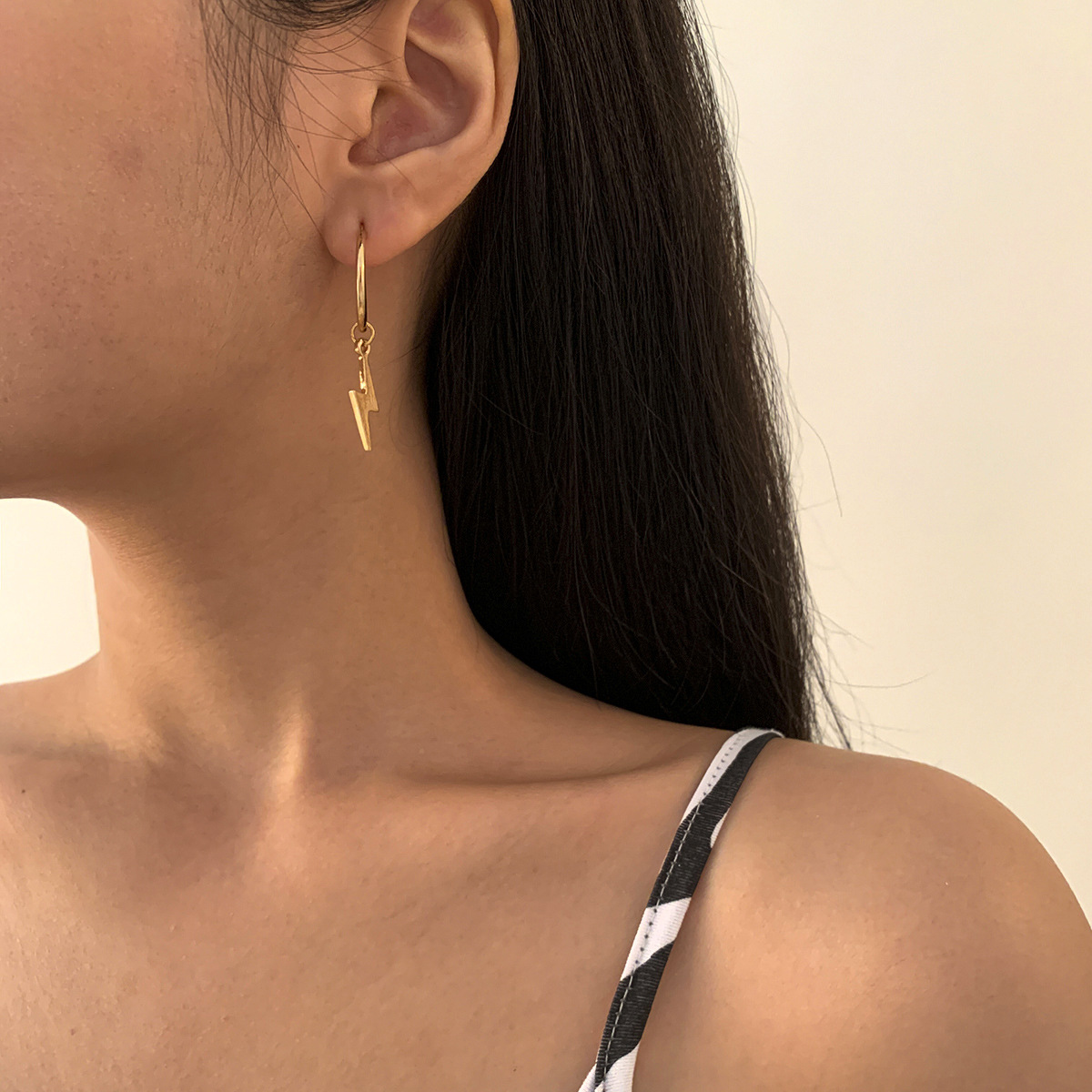 简约小闪电时尚耳饰 创意个性潮酷百搭合金耳圈欧美跨境饰品