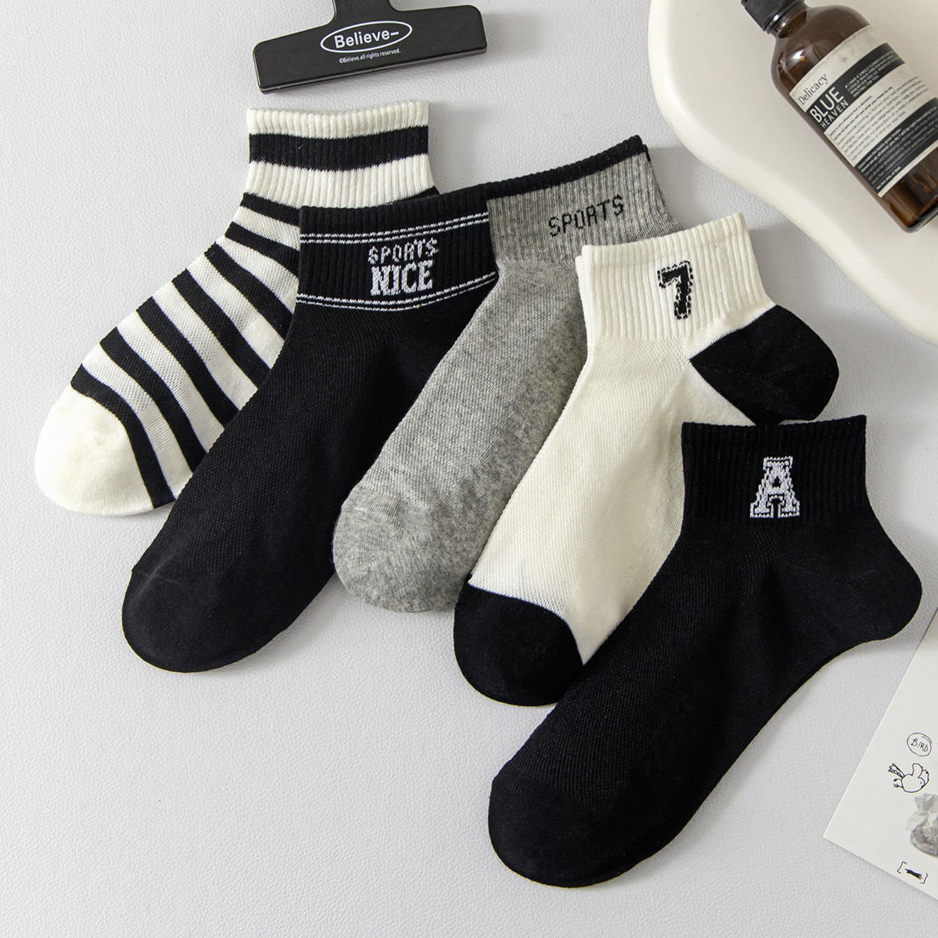 Calcetines de todo fósforo, absorbentes de sudor, transpirables, calcetines de algodón simples para hombres, calcetines deportivos para hombres, calcetines de red en blanco y negro de color sólido deportivo