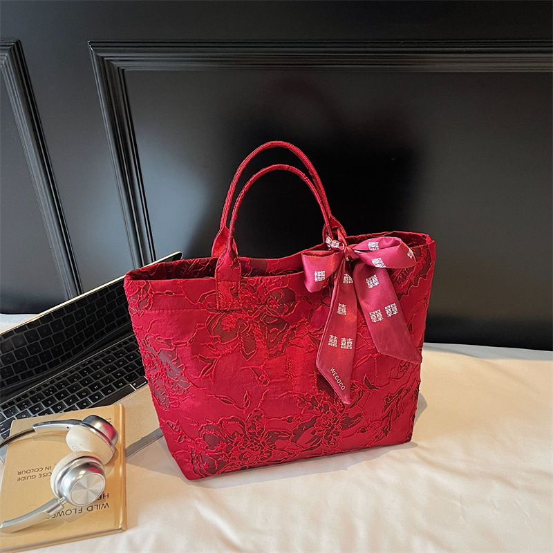 New Red Large-Capacity Shoulder Bag Bride Female Mother Bag Wedding Texture Wedding Bag Tote Bag Handbag New Red Large-Capacity Shoulder Bag Bride Female Mother Bag Wedding Texture Wedding Bag Tote Bag Handbag