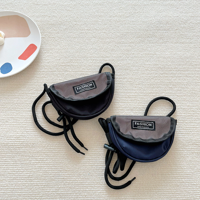 INS estilo coreano para niños bolsa de viaje al aire libre forma cóncava para niños bolsa informal de lona para niños y niñas bolsa simple de media luna