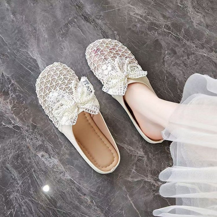 Arco de perlas de malla de cabeza media zapatillas para mujeres de verano 2026 nuevo estilo casual con zapatillas frías falda
