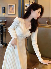 气质女神范儿v领收腰显瘦中长款针织连衣裙秋季配大衣打底毛衣裙