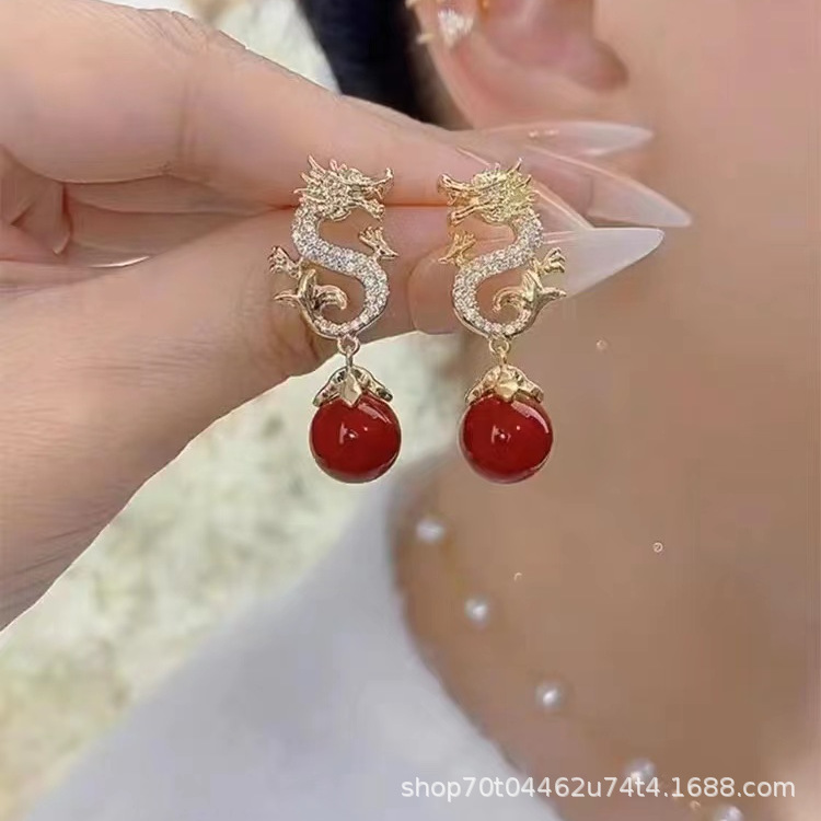 2024 Año del zodiaco del Dragón Pendientes del perno prisionero del Dragón Luz de lujo de alto grado de las mujeres Sentido DE NACIMIENTO Año Nuevo Pendientes festivos