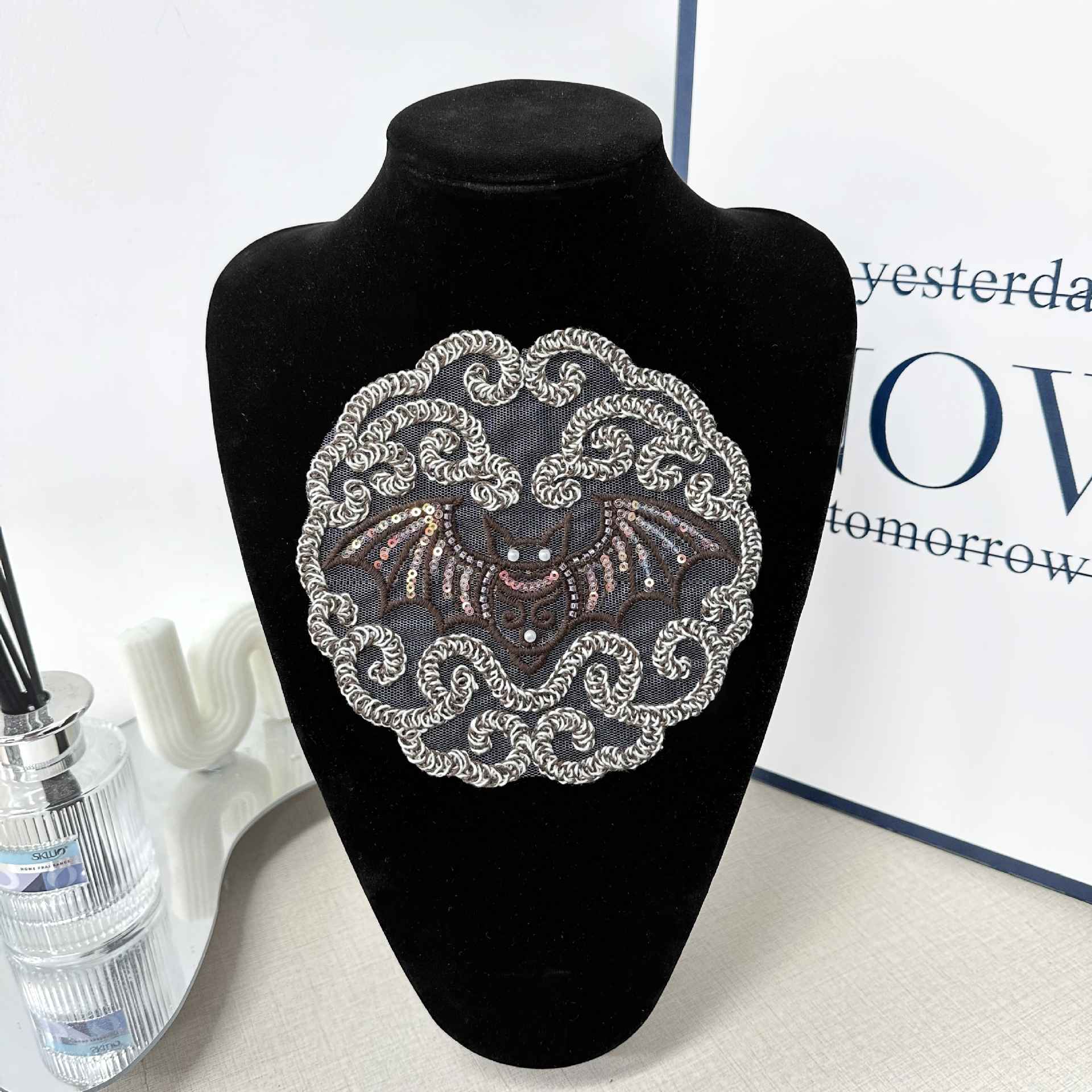 gótico murciélago luna bordado encaje parche DIY decoración de ropa bordado a mano accesorios de encaje al por mayor