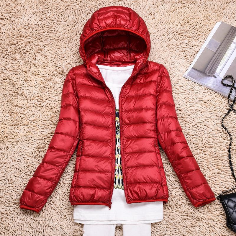 时尚轻薄羽绒服女加大加肥大码连帽白鸭绒短款轻便秋冬装保暖外套