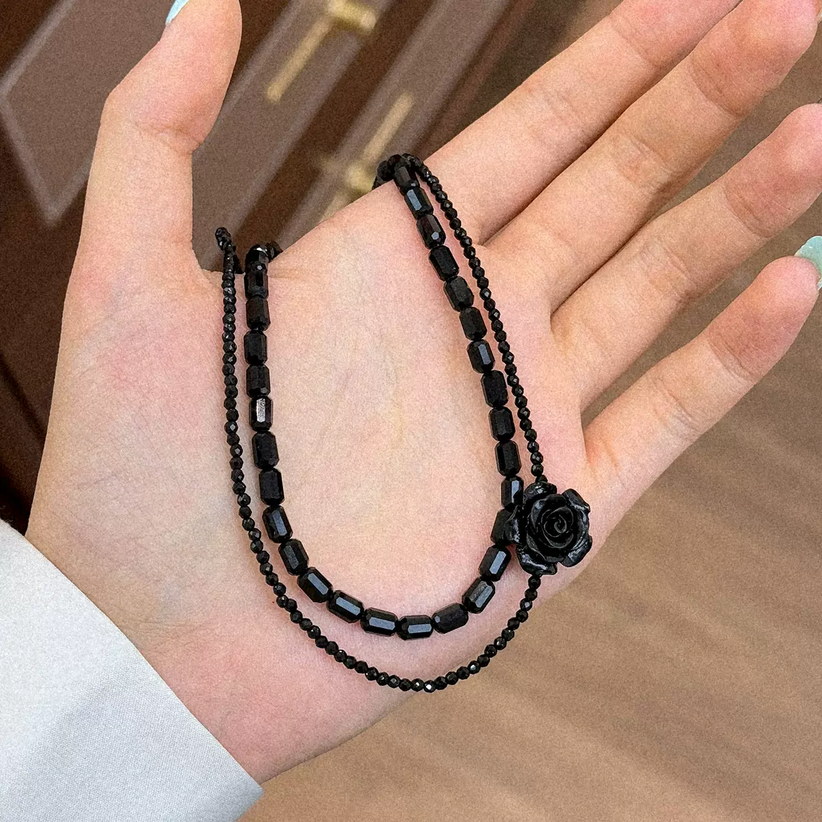时尚精致气质黑玫瑰串珠项链配饰女轻奢小众高级感双层叠戴锁骨链
