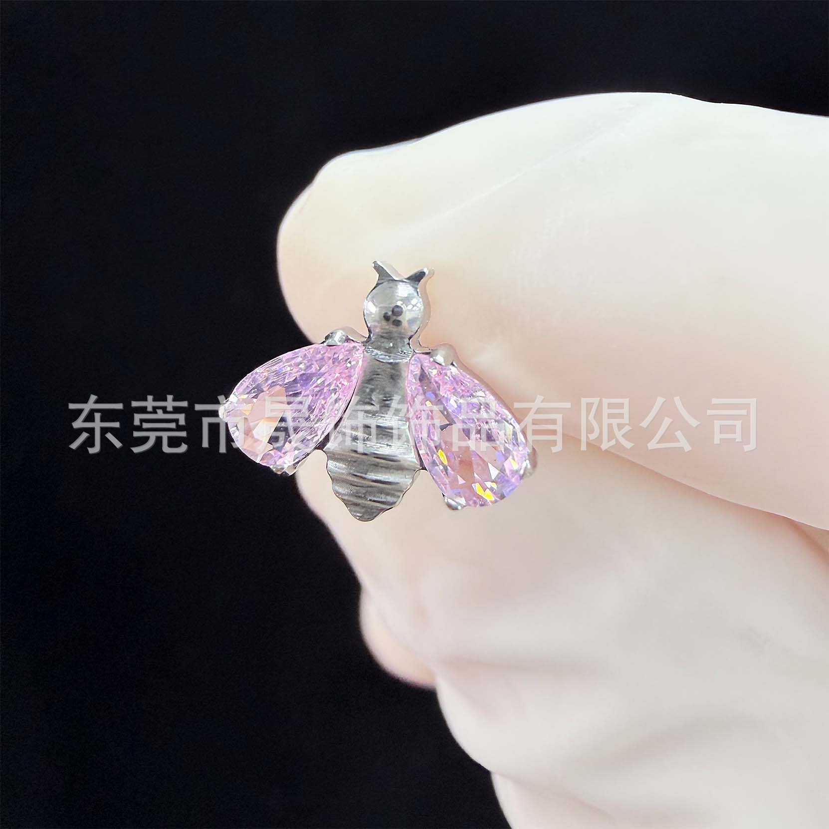 Titanium Alloy Ear Stud F136蜜蜂 Studded Cubic Zirconia Ear Stud G23 Titanium Helix Cartilage Stud Ear 饰