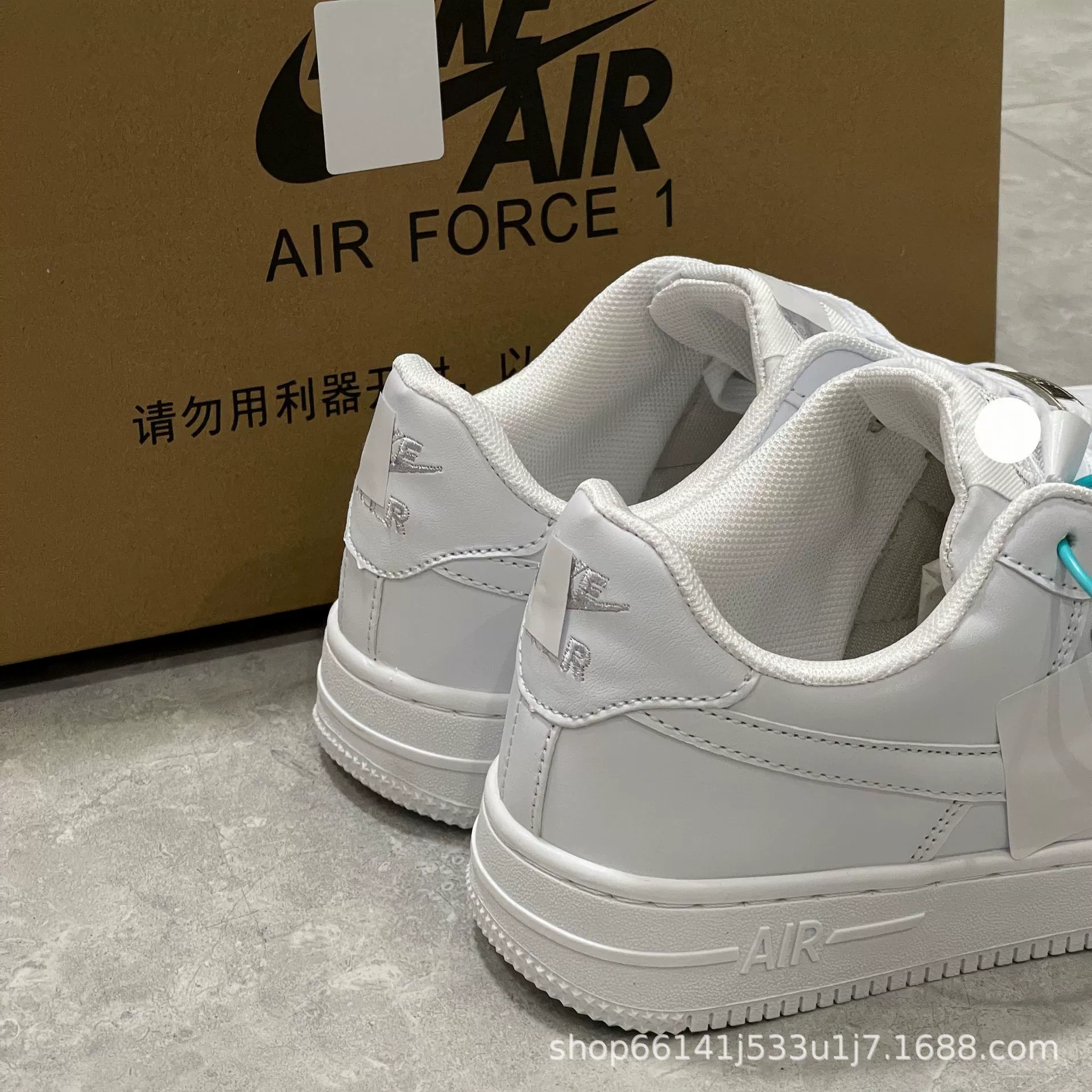Кроссовки Nike Air Force 1 low, унисекс классические, цвета белый и чёрный, размеры 36–44