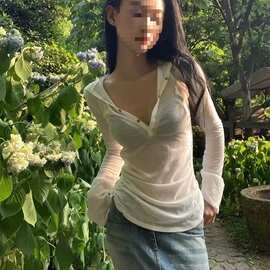#  已出货 竹节罗纹 v领长袖罩衫微透褶皱抽绳连帽上衣