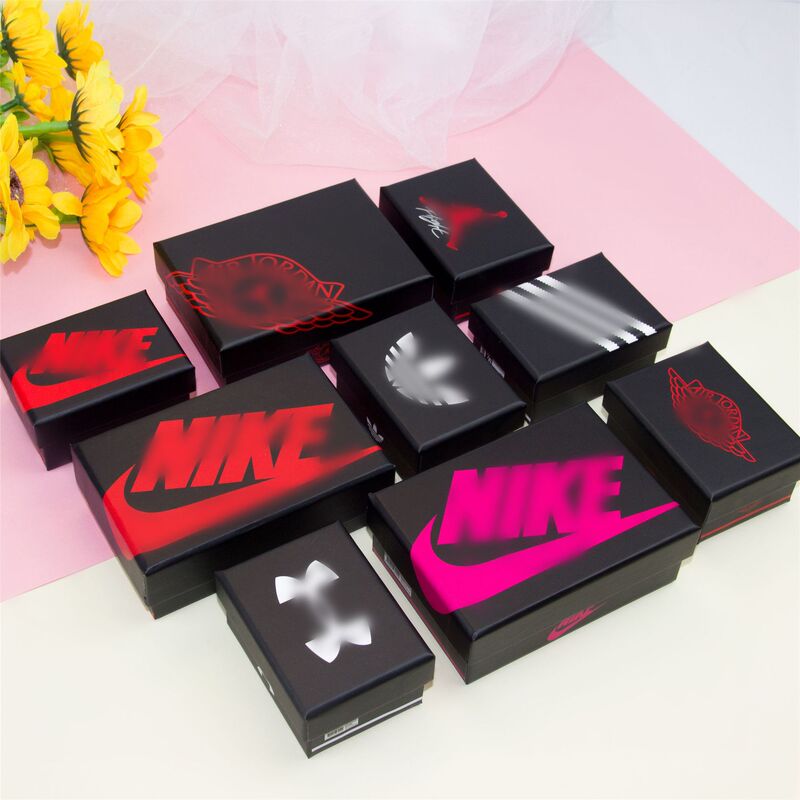 Spot aj key chain gift box Jordan mini basketball shoes model key chain cardboard shoe box small gift wholesale