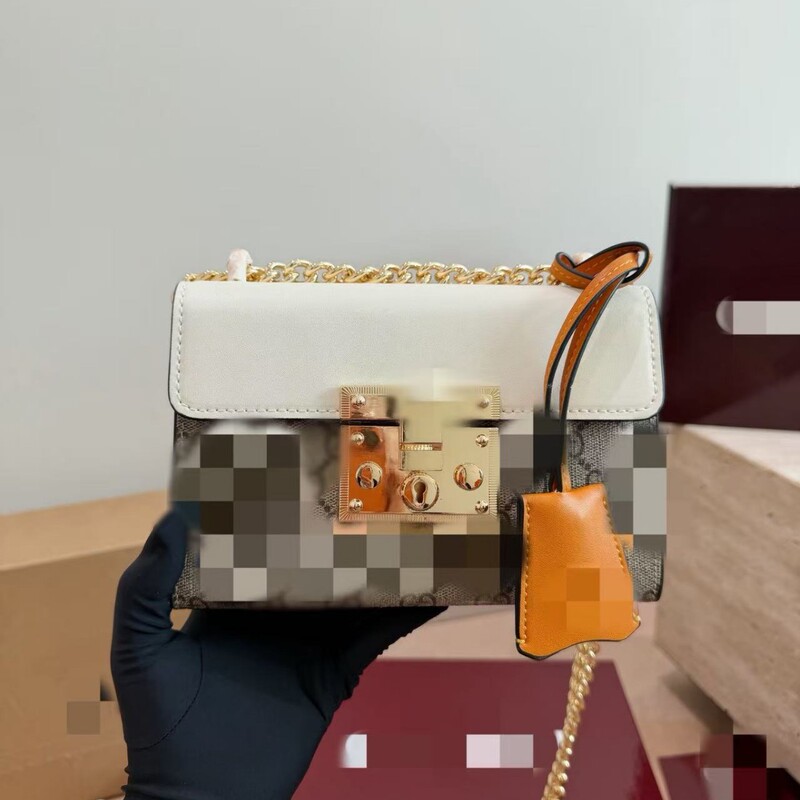 Gucci padlock cowhide G bag padlock vintage lock crossbody chain small square bag moonlight box Gucci padlock cowhide G bag padlock vintage lock crossbody chain small square bag moonlight box