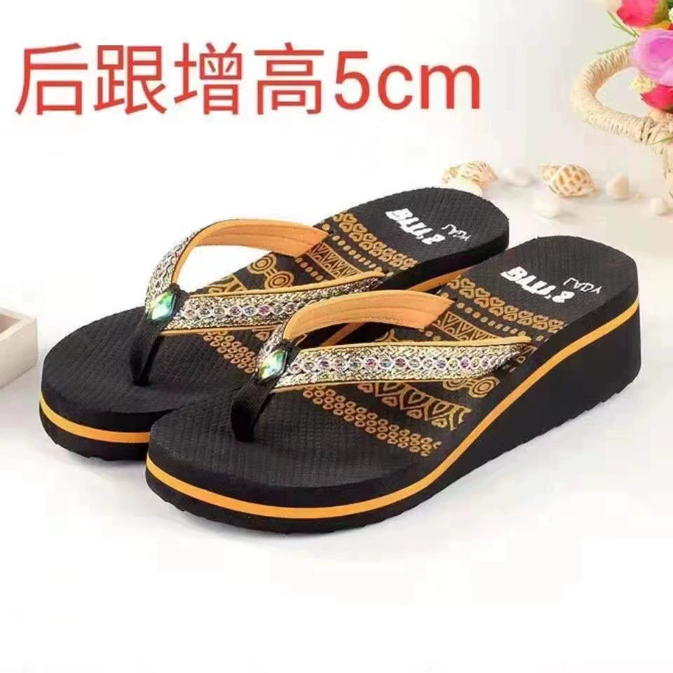 Summer fashionable beach flip flops, slippers