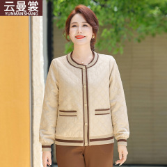 时尚妈妈装菱格短款棒球服外套春秋新款洋气休闲小个子中老年上衣