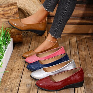 ���Q��a�¿�W�����^�¸���ЬŮ�r��ʯ�^�yһ�_�ŋ�������Ь�羳