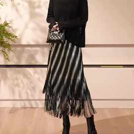 黑白条纹气质流苏半身裙女2025褶皱新款设计感小众时髦气质半身裙