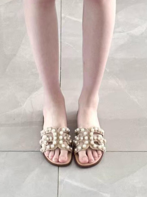 スポットバージョン ~ Yu Shuxin の同じスタイルのパールフラットスリッパ女性の夏のアウターフレンチサンダル 2025 新しいビーチサンダル|undefined