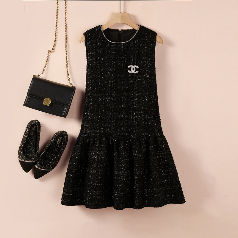 2025 autumn and winter new style small fragrant wool vest skirt temperament all-match Tweed A- word slim rhinestone dress