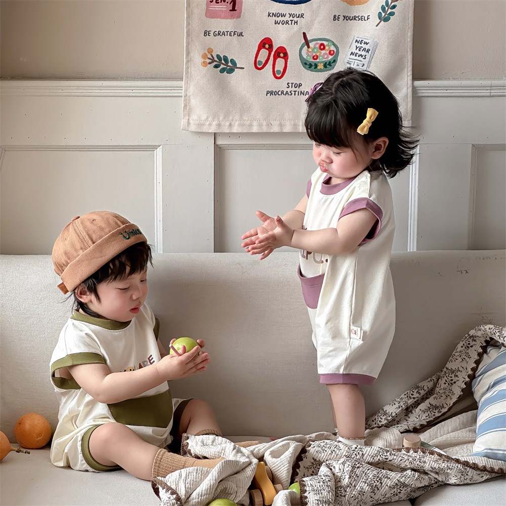 2024 nuevo verano hombres y mujeres bebé gatear traje dopamina dibujos animados ins viento contraste letras bolsillo bebé mameluco 1