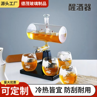 �Wʽ����һ���L��Ѿ�����ˮ���^�ݾ�ƿ����ʢ���� ������ˇ��ƿ