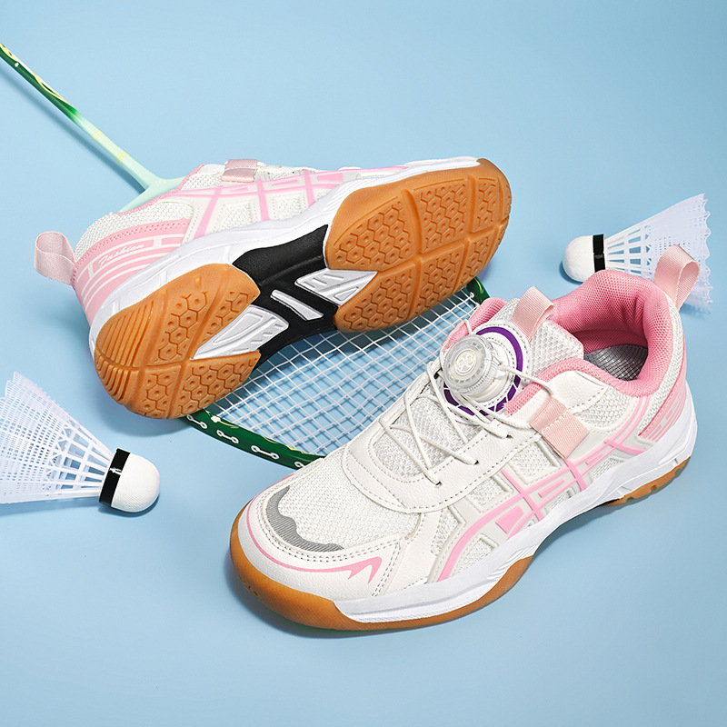 New model of breathable mesh badminton shoes for children and students, soft-soled sports shoes for older children, table tennis shoes, in stock for outdoor use