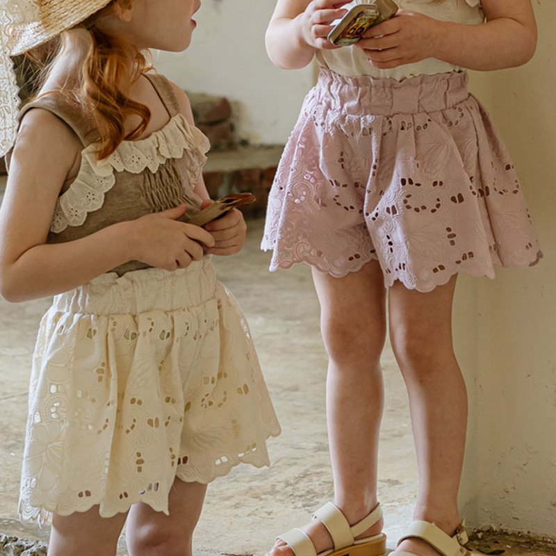 2024夏款草莓珊韩国女童女孩儿童镂空花朵棉质复古法式短裤预售