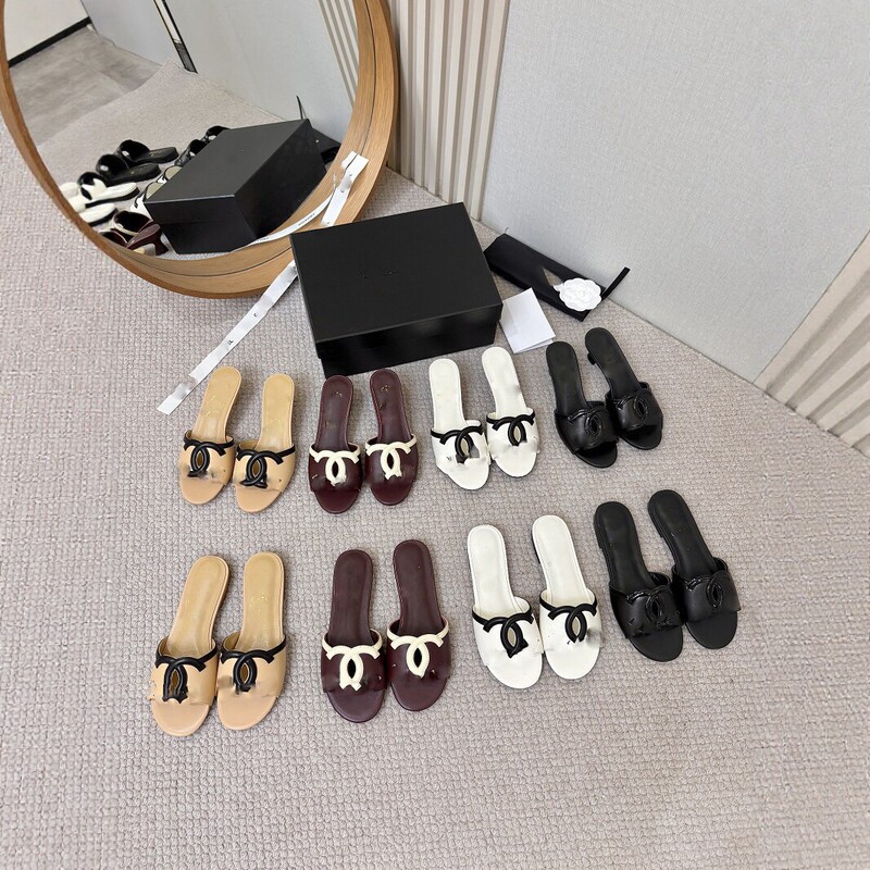 Chanel-Style Genuine Leather Slippers for Women 2026 New Flat Mules Versatile Fashion Slip-Ons for Outdoor Wear Comfortable Soft Sole Chanel-Style Genuine Leather Slippers for Women 2026 New Flat Mules Versatile Fashion Slip-Ons for Outdoor Wear Comfortable Soft Sole