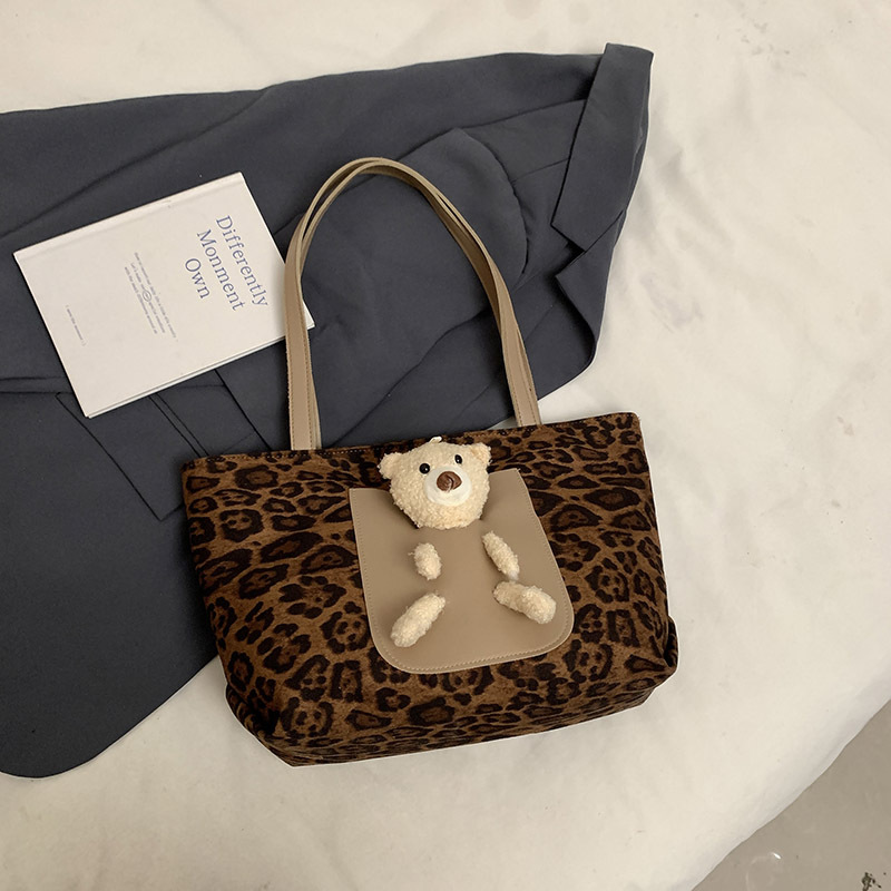 Bolsas de lona populares de este año para mujeres de gran capacidad 2024 nuevo otoño y invierno versátil bolsa de compras de hombro casuales bolsa especial