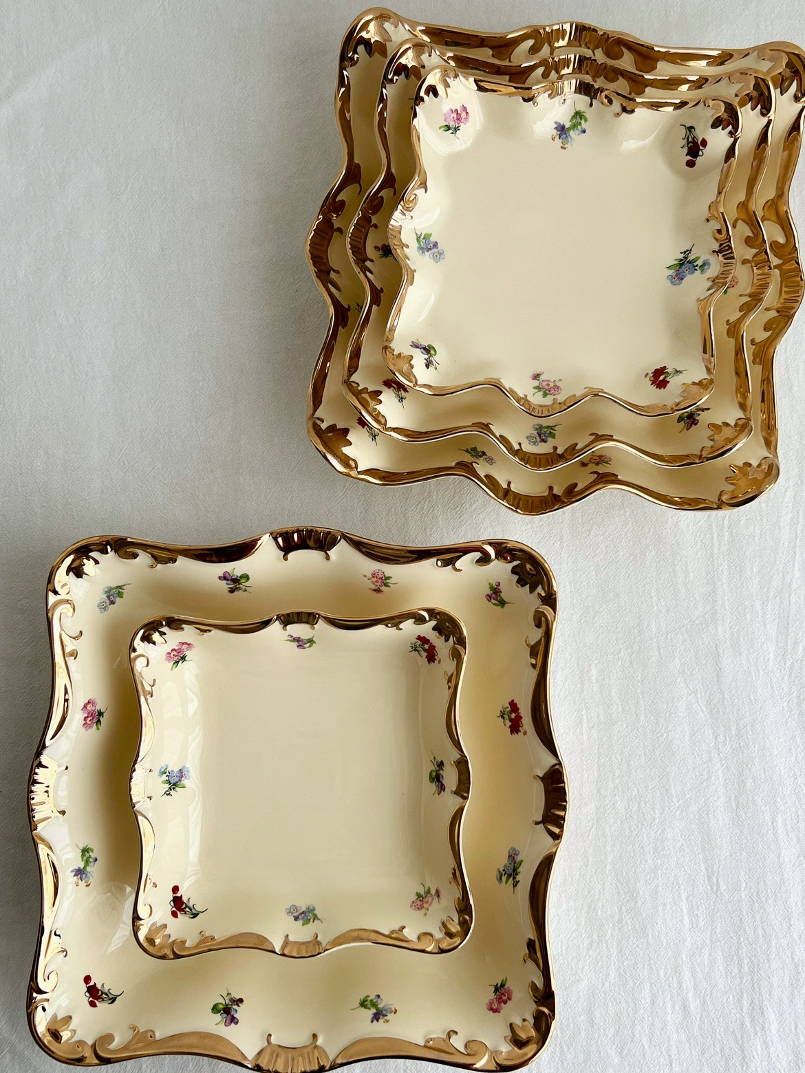 Luxury Pure Handmade Rice-Yellow Ceramic Plate with Gold Flower Trim, Double-Ear Handles, Heavyweight