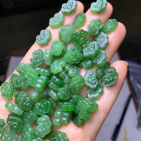 Hetian Jasper Russian Smile Face Ruyi Back Cloud Accessories are…