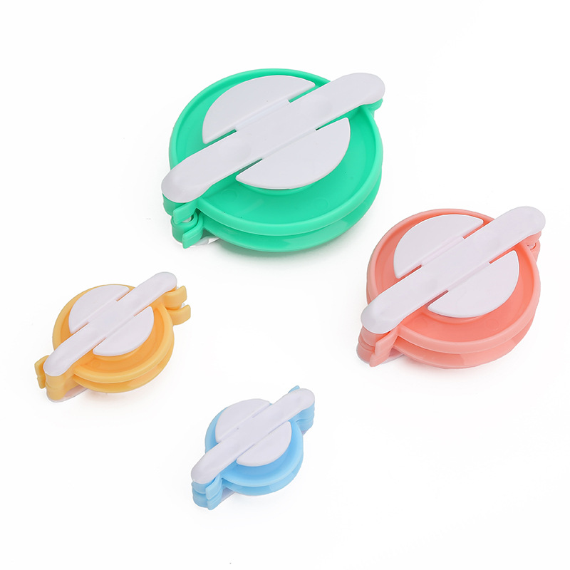 Venta directa de comercio exterior máquina de trenzado de bolas de lana color Conjunto de 4 piezas herramienta de trenzado muñeca bola de peluche bola que hace la máquina