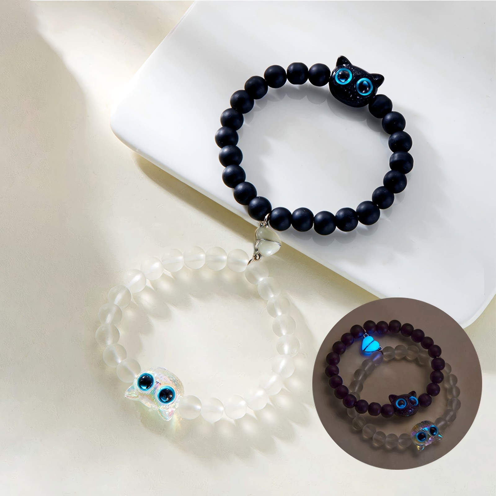 검은색과 흰색 고양이