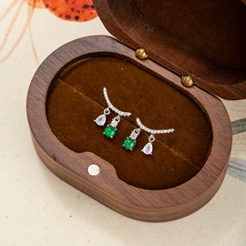 项链;戒指;耳钉