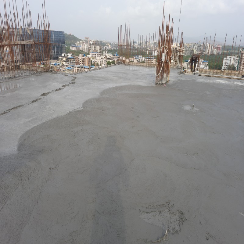 橡胶沥青防水涂料（厚浆型），对基层有很强的粘着力。